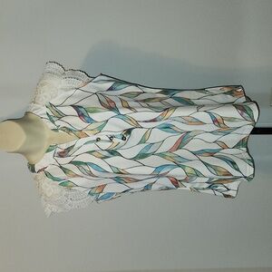 White and Colorful Leaves V-Neck Lacy Tunic Size Small